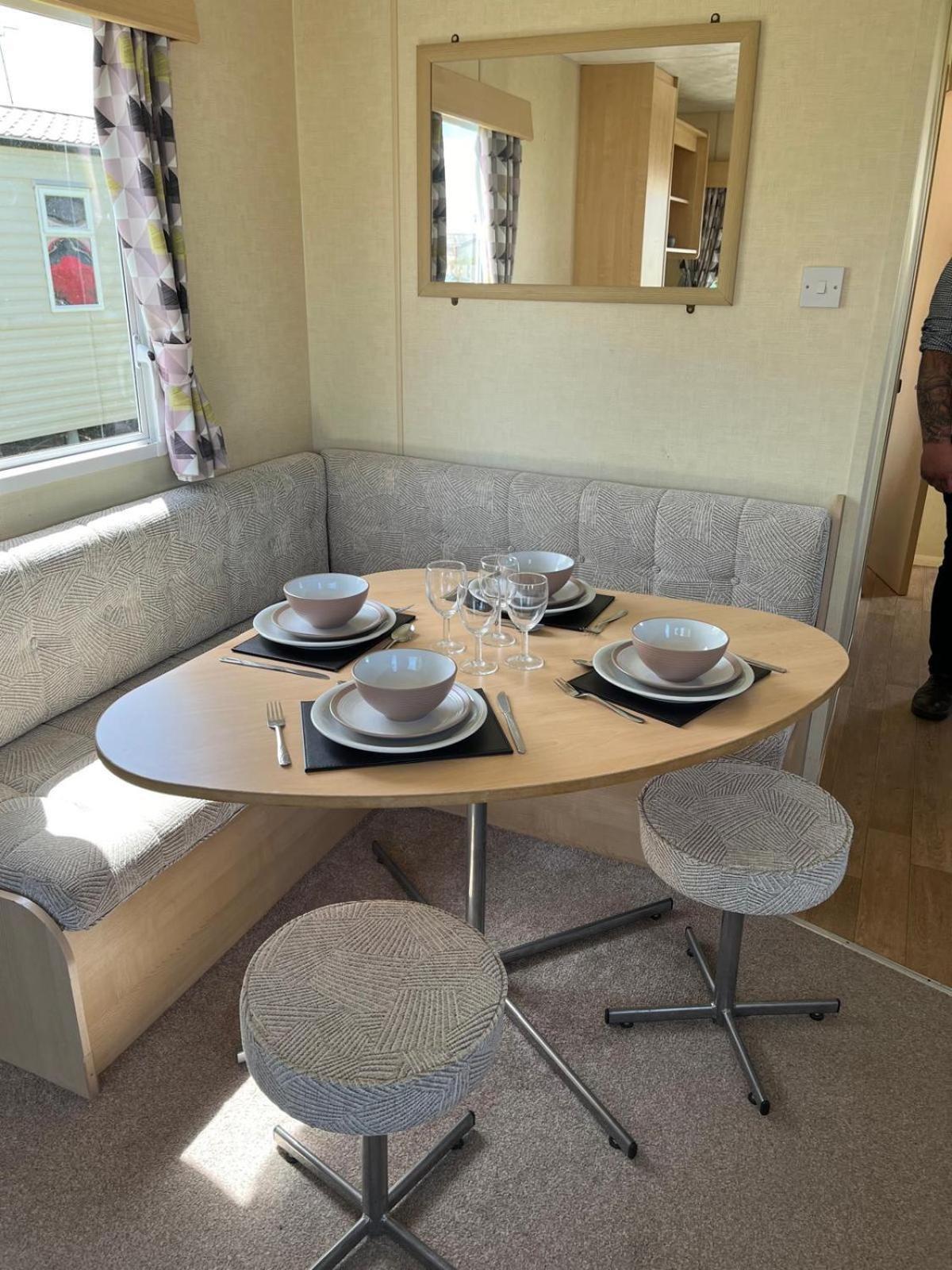 Hotel Cosy Caravan At California Cliffs In Norfolk, Near To Scratby Beach Ref 50001E Great Yarmouth Exterior foto